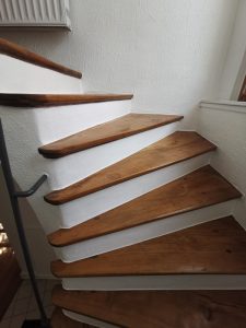 Contre marche Cage d'escalier après raffraichissement 1