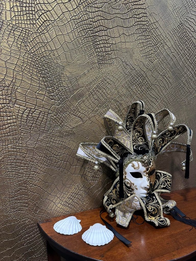 Peintures et enduits à effet décoratif : Types et Avantages pour Sublimer vos Murs Istinto Serpent 768x1024