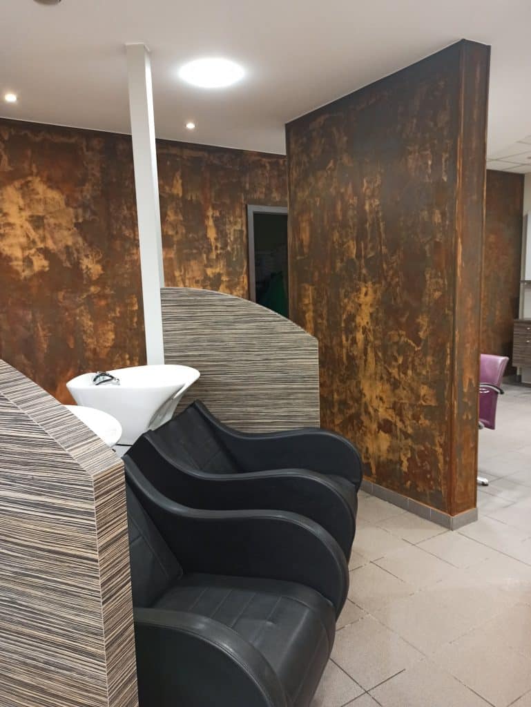 salon de coiffure après peinture à effet rouille oxidation